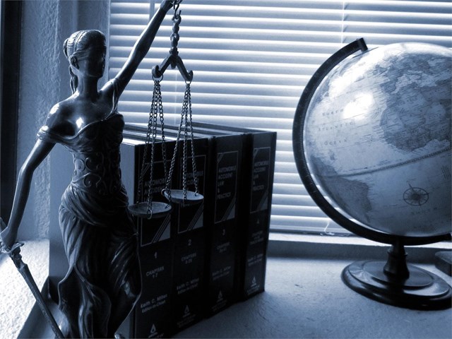 Derecho bancario y derecho civil
